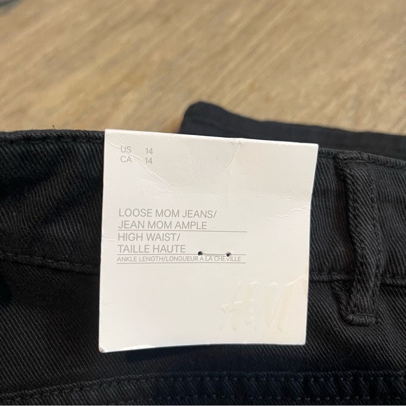H&M Solid Black High Rise Tapered Straight Leg Loose Mom Jeans Size 14 NWT - Picture 5 of 9